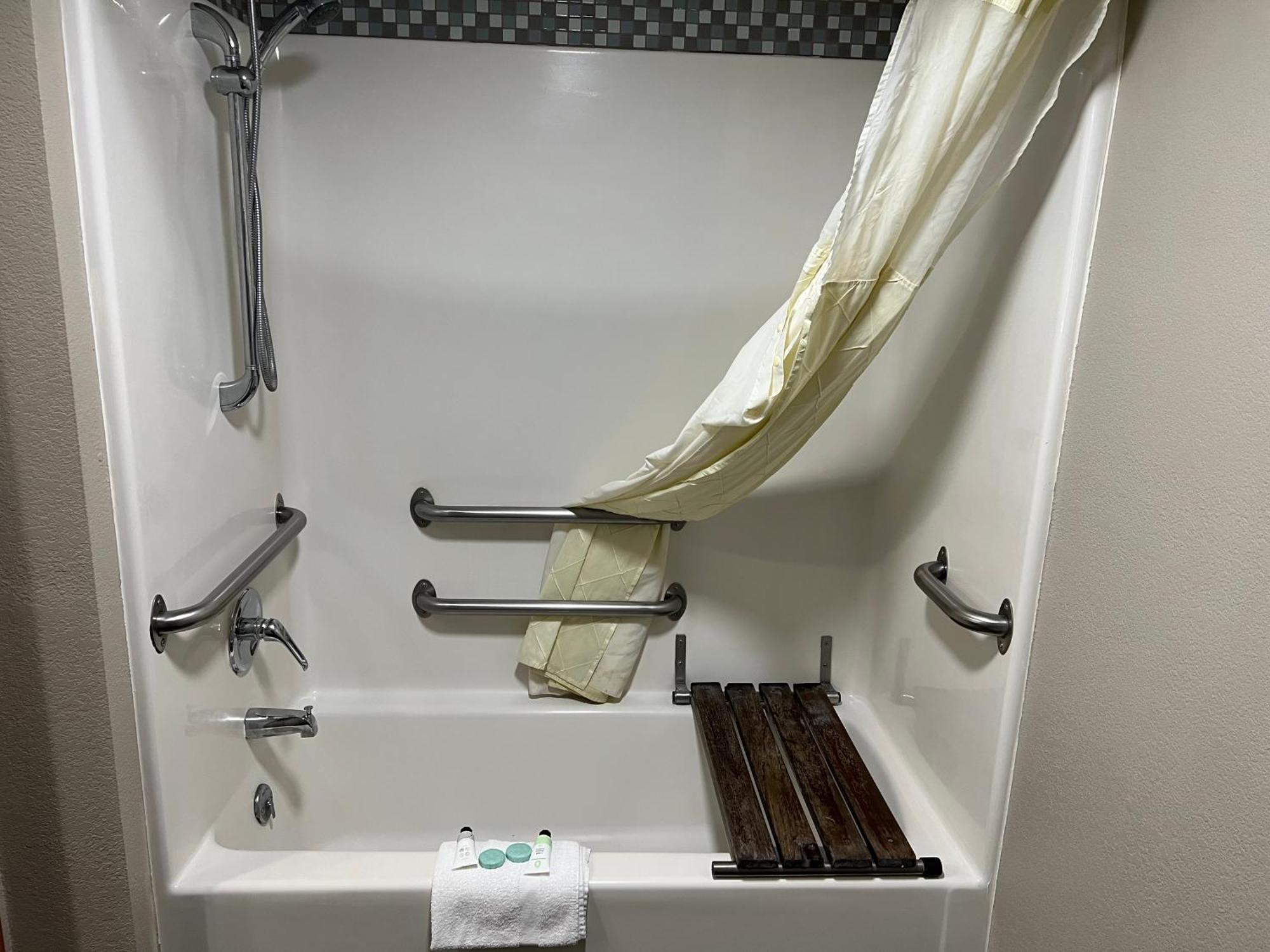 Westbridge Inn And Suites Centerville Ngoại thất bức ảnh